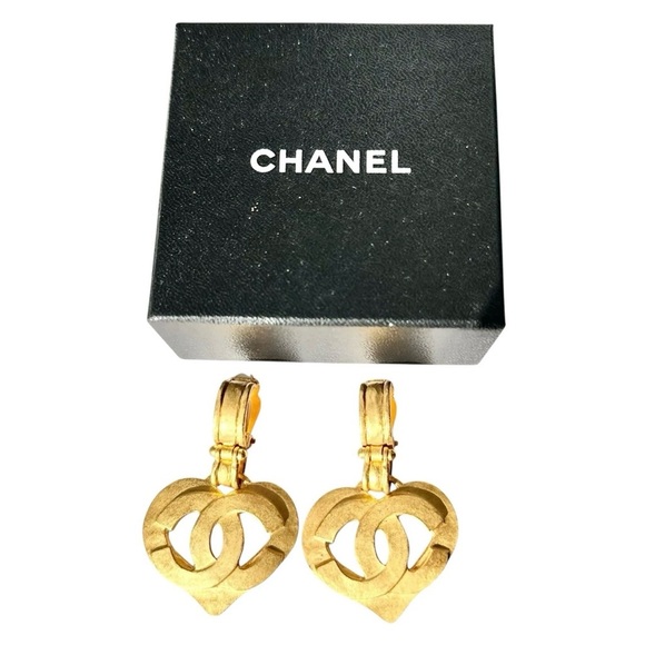 Chanel Iconic CC Logos Heart Gold Large Clip On Earrings with Box - Picture 2 of 8